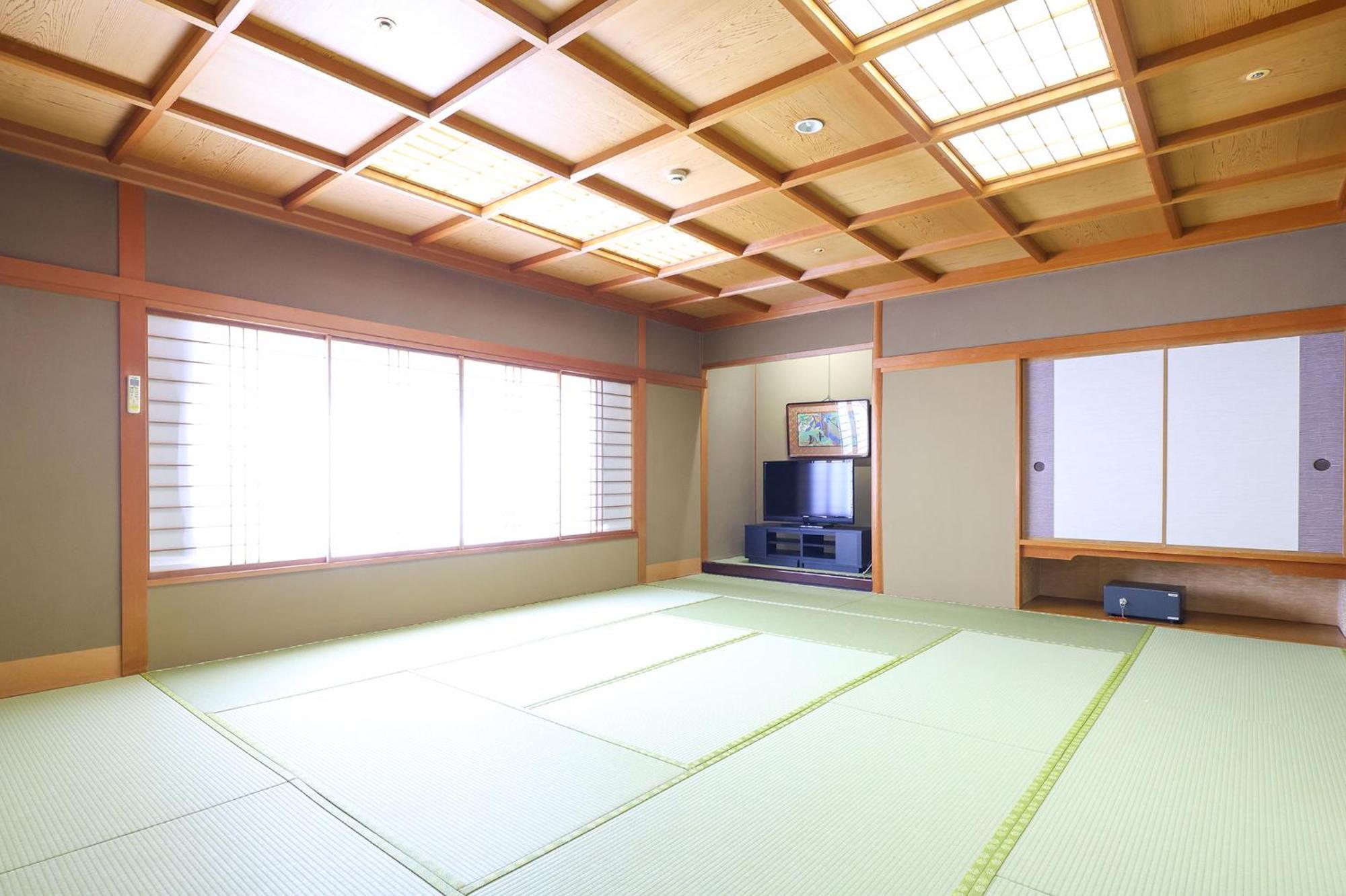 Готель Ooedo Onsen Monogatari Premium Yamashitaya Каґа Екстер'єр фото