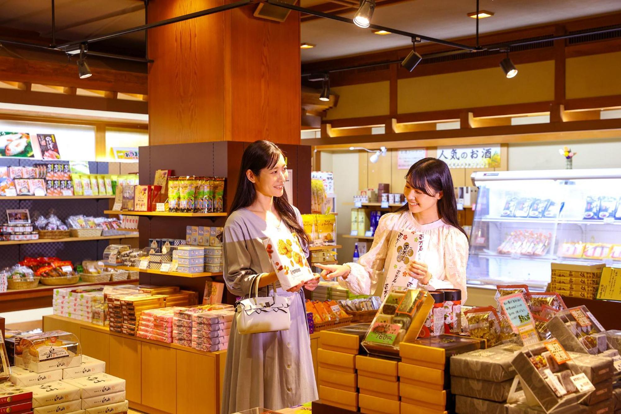 Готель Ooedo Onsen Monogatari Premium Yamashitaya Каґа Екстер'єр фото