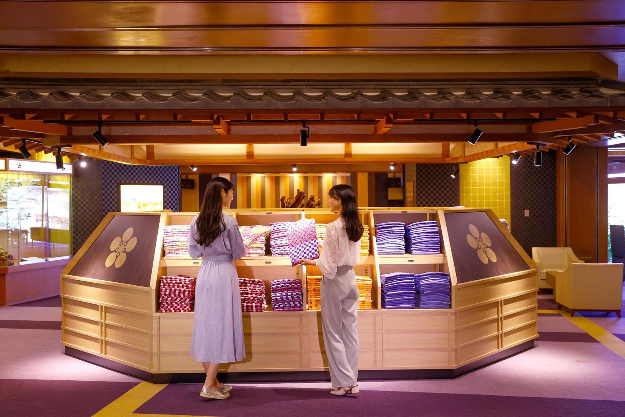 Готель Ooedo Onsen Monogatari Premium Yamashitaya Каґа Екстер'єр фото