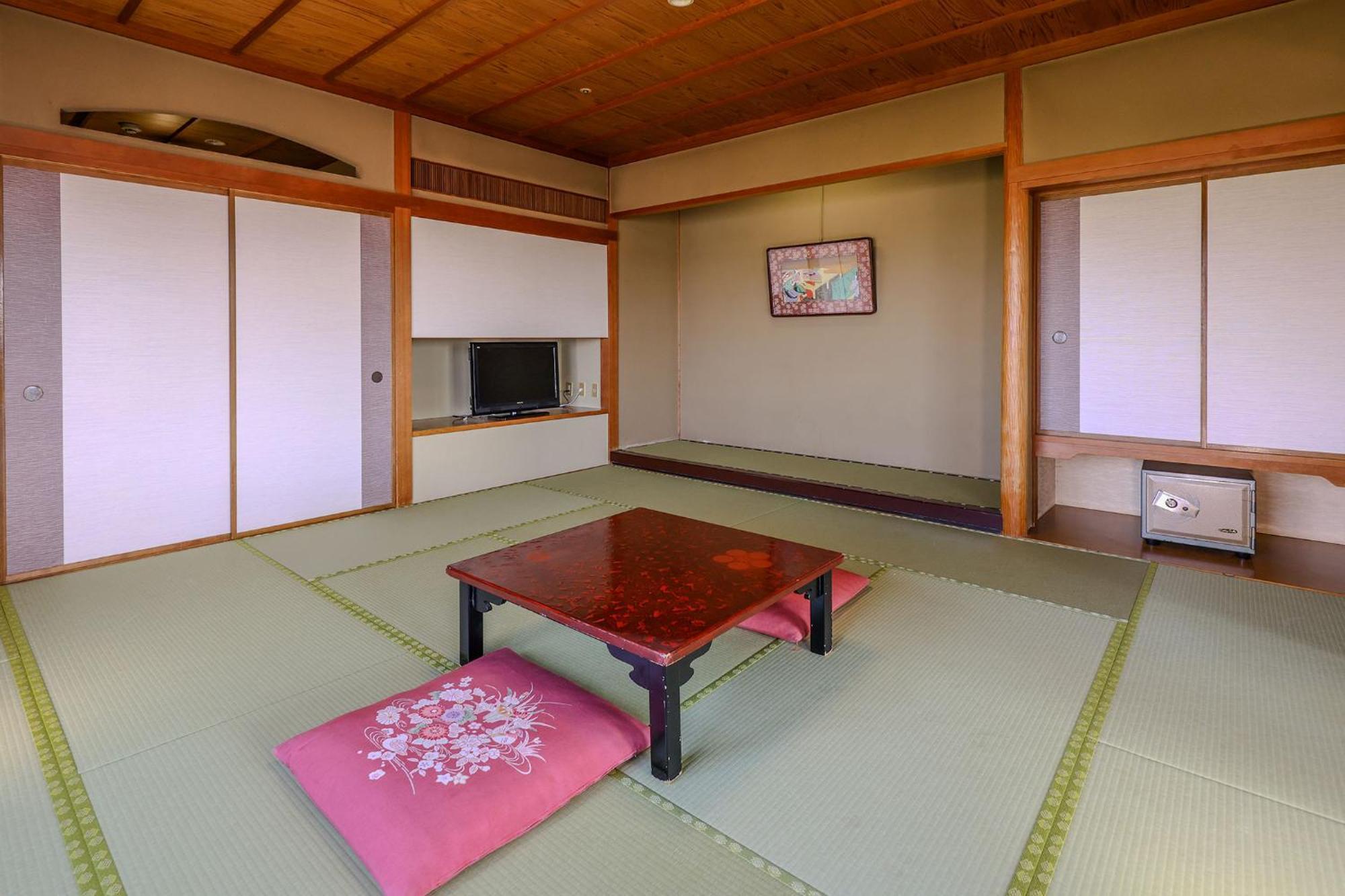 Готель Ooedo Onsen Monogatari Premium Yamashitaya Каґа Екстер'єр фото